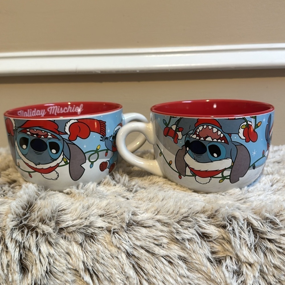Disney Stitch Ceramic 2 Soup Mugs & Holiday socks - Picture 11 of 11